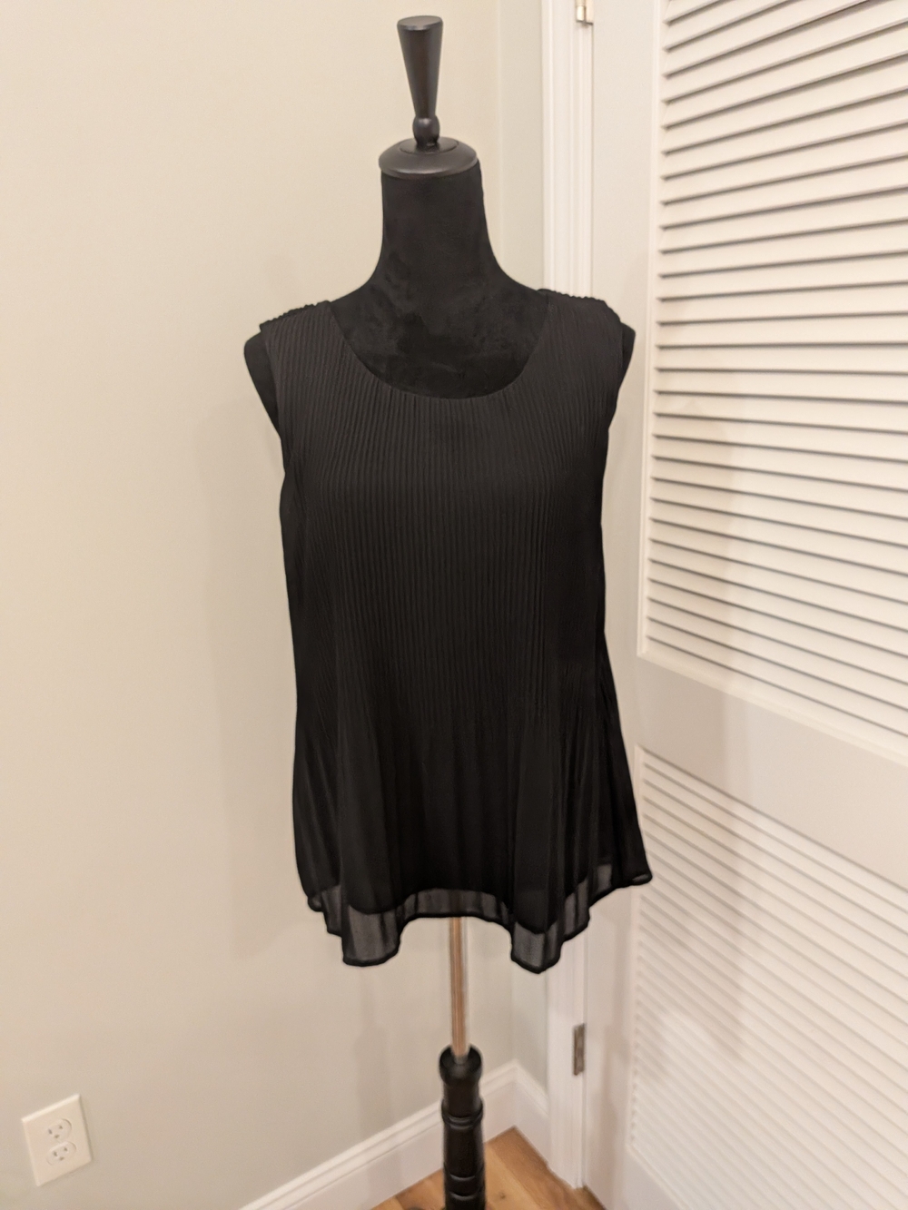 Black Pleated Sleeveless Women's Top Size S But Good For Size M